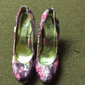Flower print 6 inch heels! Beautiful!
